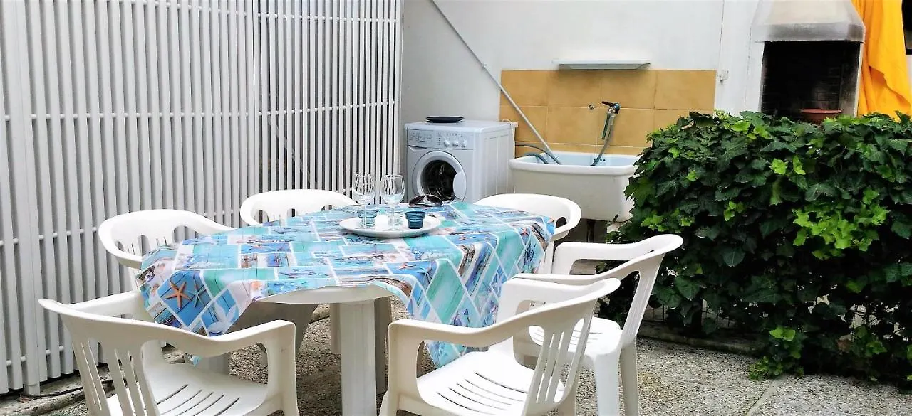 Villa Lisy Bibione 0*,  Italia